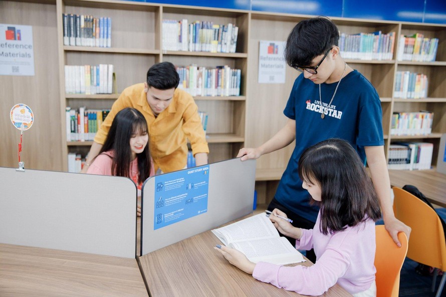 Sinh viên trường ĐH Kinh tế TP. HCM được phép chọn học trực tiếp hoặc trực tuyến 
