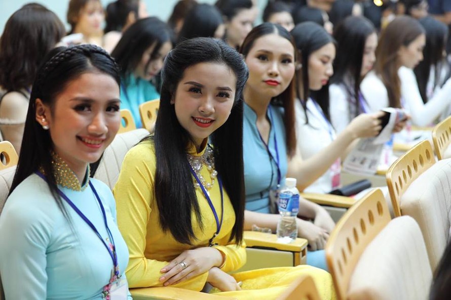 Thí sinh Thúy An từng có ý định đi làm răng sứ nhưng gia đình ngăn cản để giữ vẻ đẹp tự nhiên tham gia cuộc thi Hoa hậu Việt Nam. Ảnh: Hồng Vĩnh.