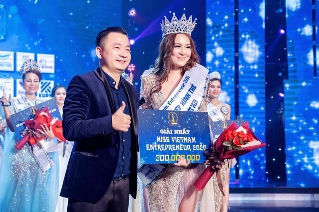 Showbiz 16/1: BTC Hoa hậu doanh nhân sắc đẹp Việt Nam bị phạt 90 triệu đồng