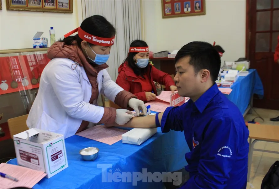 Đoàn viên, thanh niên Cao bằng hưởng ứng hiến máu "Chủ nhật đỏ 2021" .Ảnh: T. Bình 
