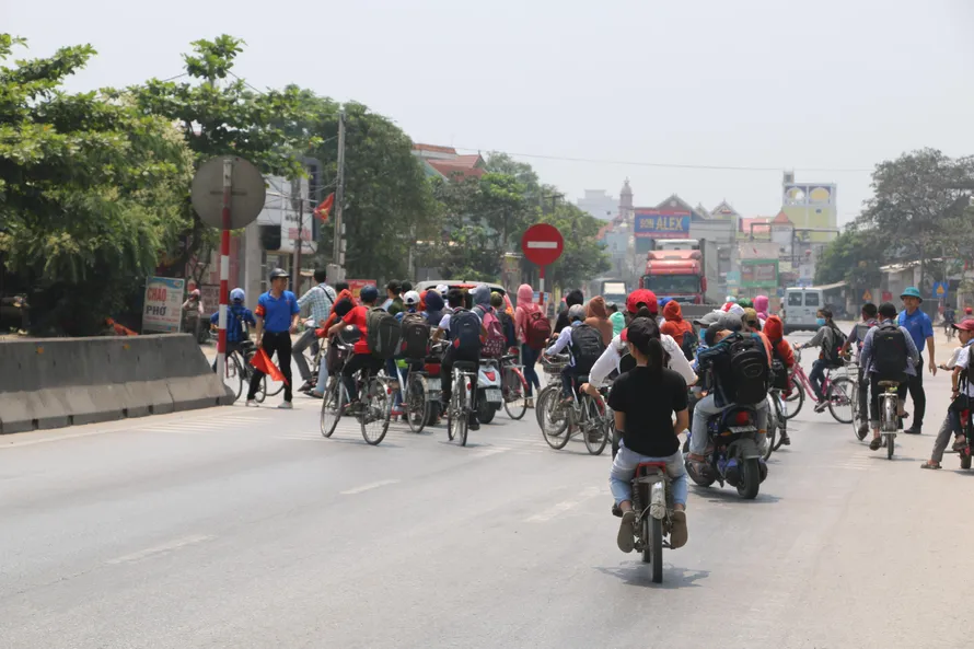 'Điểm đen' chết người trên Quốc lộ 1A chạy qua ba trường học