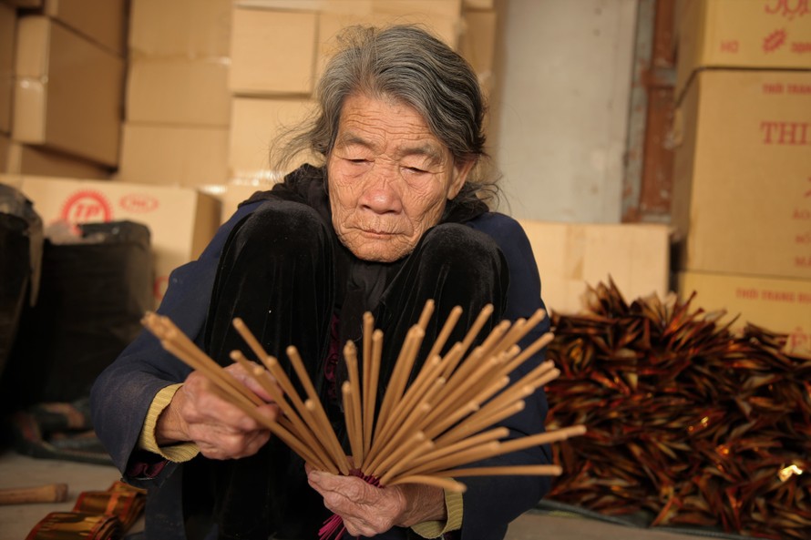 Làng nghề làm hương Hà Tĩnh vào vụ Tết