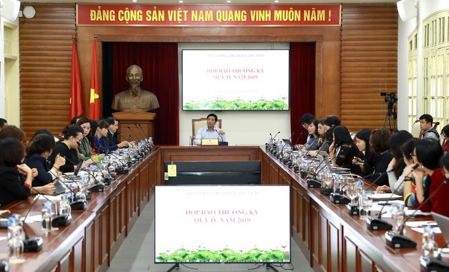 Nóng vấn đề cổ phần hóa hãng phim truyện tại họp báo quý IV tại Bộ VHTTDL