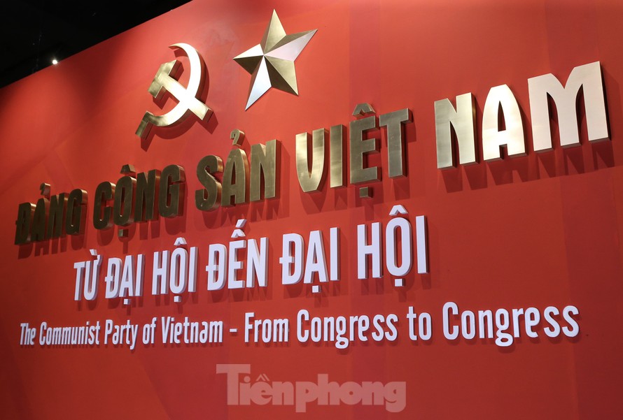 Trưng bày chuyên đề về 12 kỳ Đại hội Đảng, hướng tới Đại hội thứ XIII của Đảng