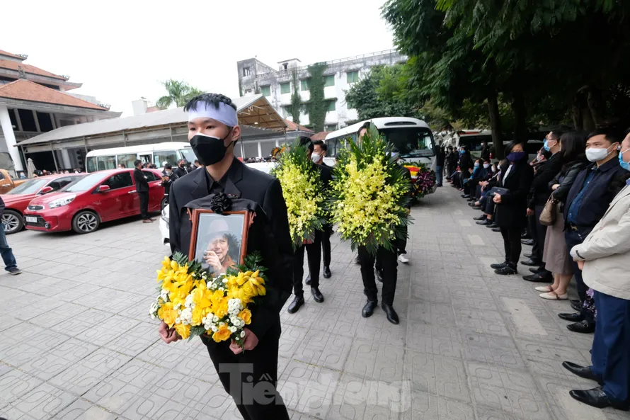 Tiễn đưa nhạc sĩ Phú Quang đoạn đường trần cuối cùng.