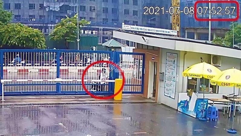 Camera điểm thi ghi lại, thí sinh này đến trường lúc 7 giờ 52 phút ngày 8/7.