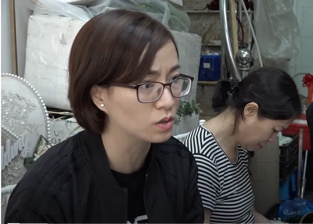 Trưởng ban đại diện phụ huynh lớp 3D trả lời báo chí về sự việc.