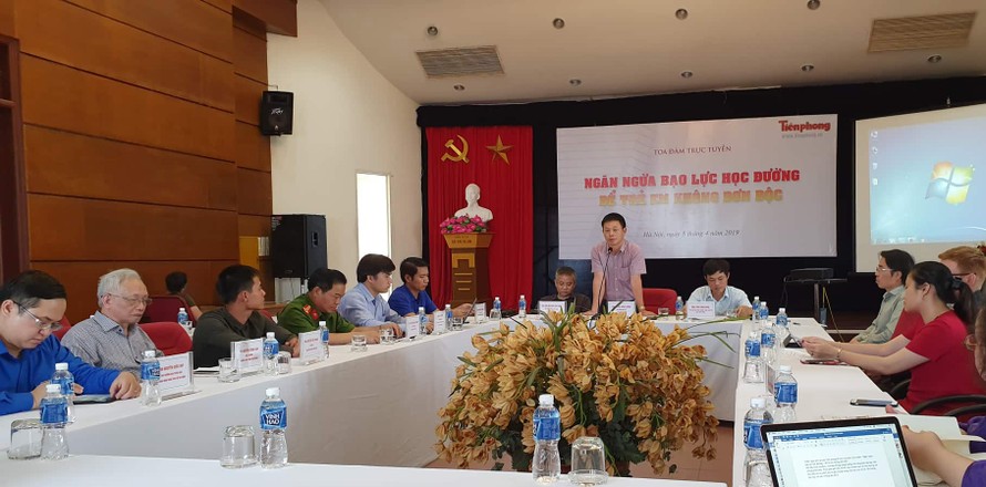 Toàn cảnh buổi tọa đàm trực tuyến 