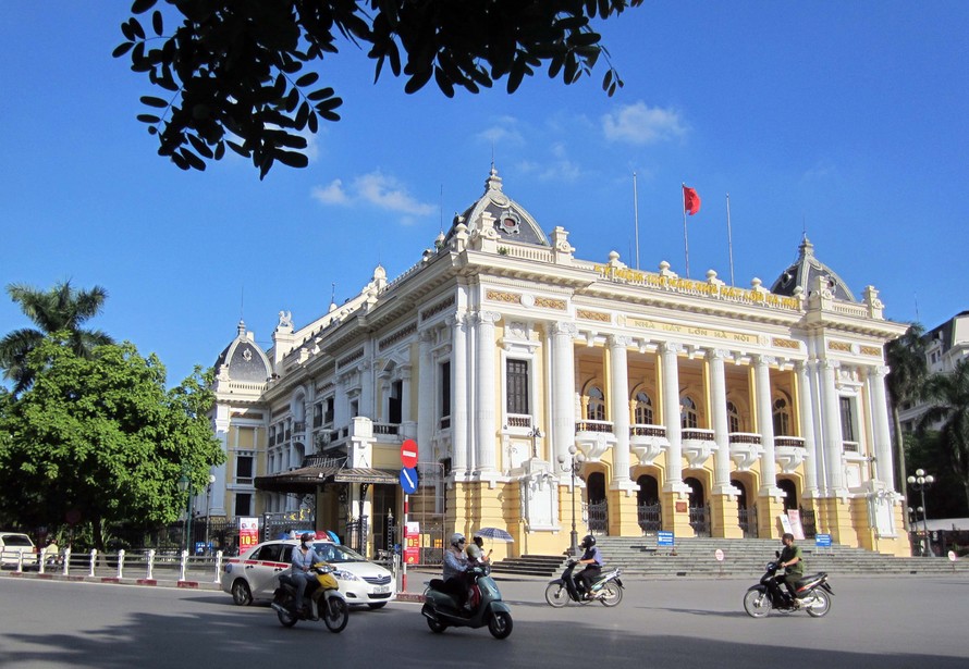 Khai mạc triển lãm Kiến trúc Pháp trong lòng Hà Nội