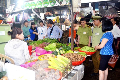 Hà Nội đưa tên người chết vào Ban chỉ đạo An toàn thực phẩm