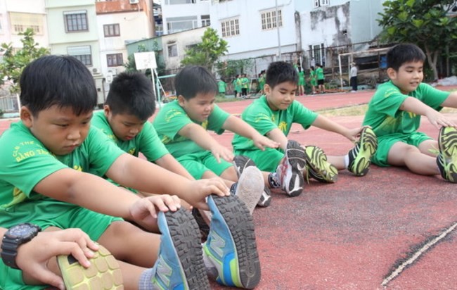 Trẻ em tiểu học tăng cường vận động thể chất. Ảnh minh họa.