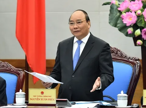 Thủ tướng Nguyễn Xuân Phúc khẳng định, việc xây chung cư cao tầng trong nội đô khiến giao thông ùn tắc, quá tải.