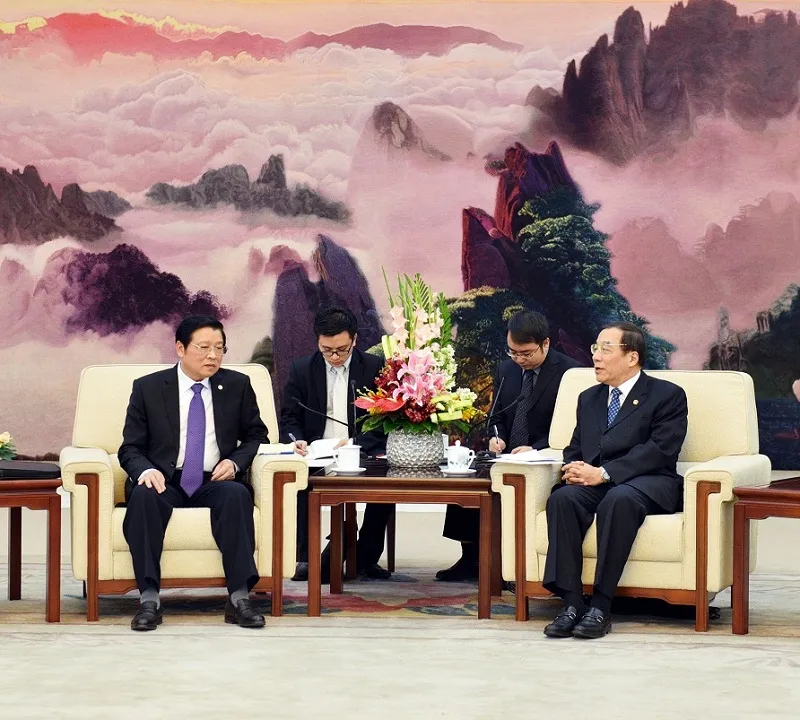 Ông Phan Đình Trạc trong buổi làm việc với ông Dương Hiểu Độ