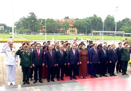 Lãnh đạo Đảng, Nhà nước vào Lăng viếng Chủ tịch Hồ Chí Minh