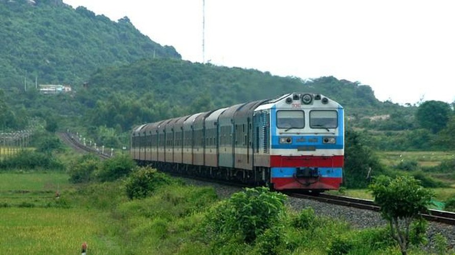 Ngành đường sắt từng có nguy cơ dừng chạy tàu do gặp vướng mắc sau khi chuyển về "siêu ủy ban"