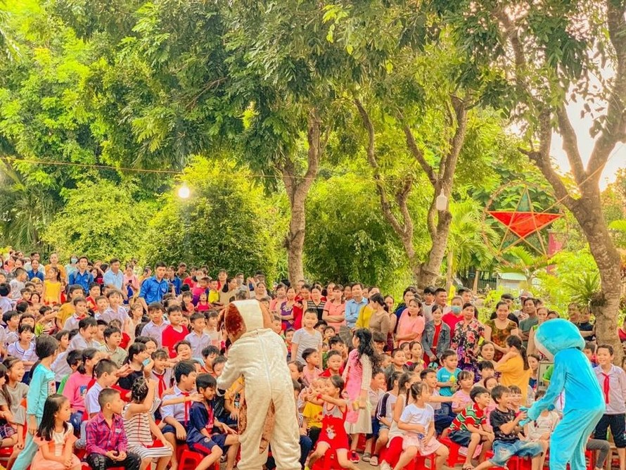 Mang Trung Thu đến trẻ em vùng xa