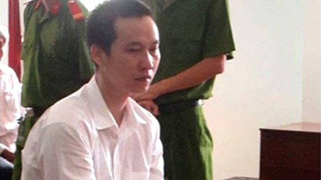 Luận tại tòa