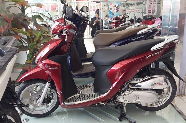 Có nên mua xe máy Honda 'đội giá'?