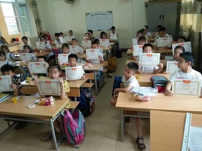 Một học sinh không được giấy khen và 1.204 học bạ 'đẹp như mơ' thi vào chuyên Ams