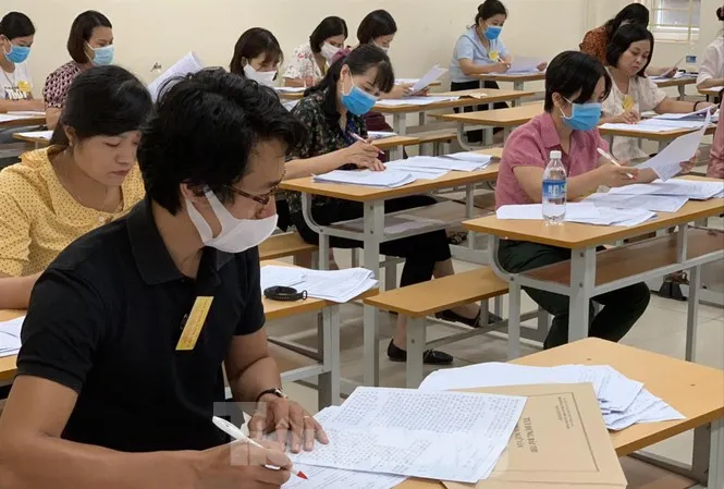 Bộ GD&ĐT quyết định chấm theo quy chế các bài thi khoanh vào đề