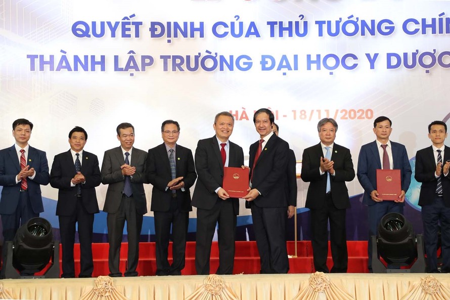 Công bố Quyết định thành lập trường đại học Y Dược