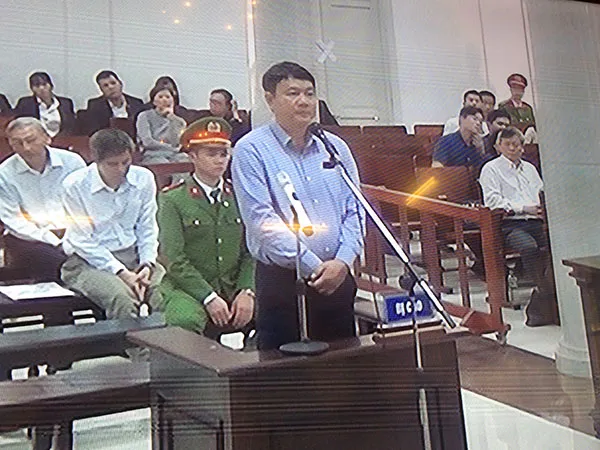 Ông Đinh La Thăng trả lời HĐXX.