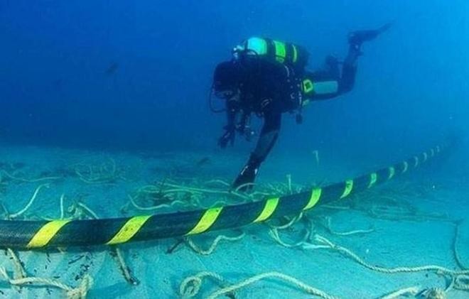 Hai tuyến cáp quang biển đều gặp sự cố, ảnh hưởng đến học tập, làm việc trực tuyến của nhiều khách hàng.
