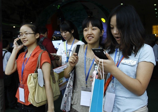 Chuyển Sim về 10 số: Khách hàng phải ra ngân hàng cập nhật thuê bao 