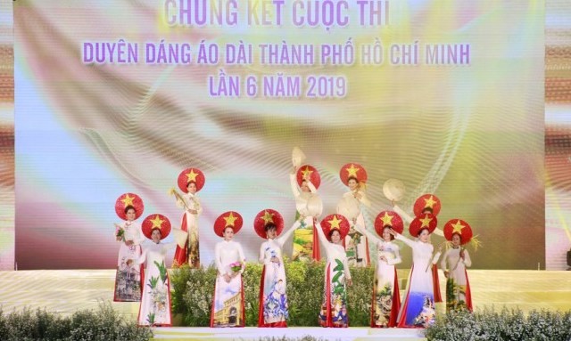 Cụ bà 79 tuổi đạt giải Duyên dáng áo dài