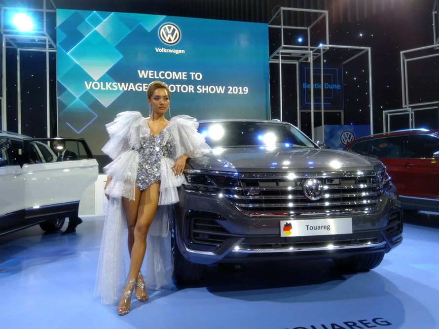 Xe Volkswagen Touareg 2019 có đường chín đoạn (đường lưỡi bò) trên Biển Đông