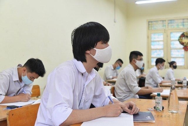 100% sinh viên phải khai báo y tế khi quay trở lại trường