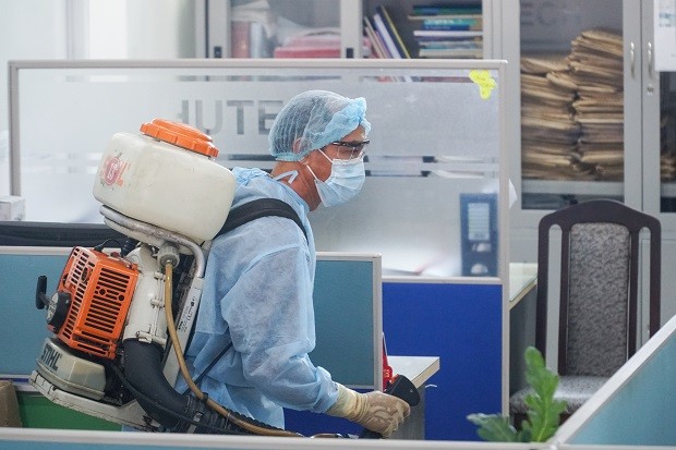 Trường ĐH Công nghệ TP. HCM phải phun khử trùng vì BN1342 đi học