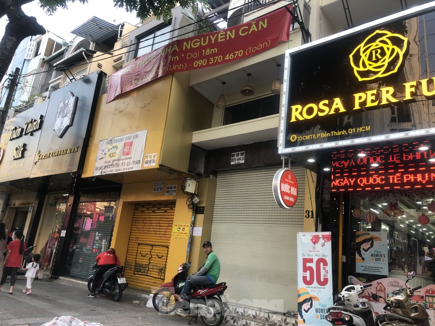 Kinh doanh ế ẩm mùa dịch, hàng loạt quán xá ở khu đất vàng tại TPHCM đóng cửa