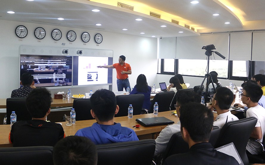Chia sẻ nền tảng thành công cho sinh viên