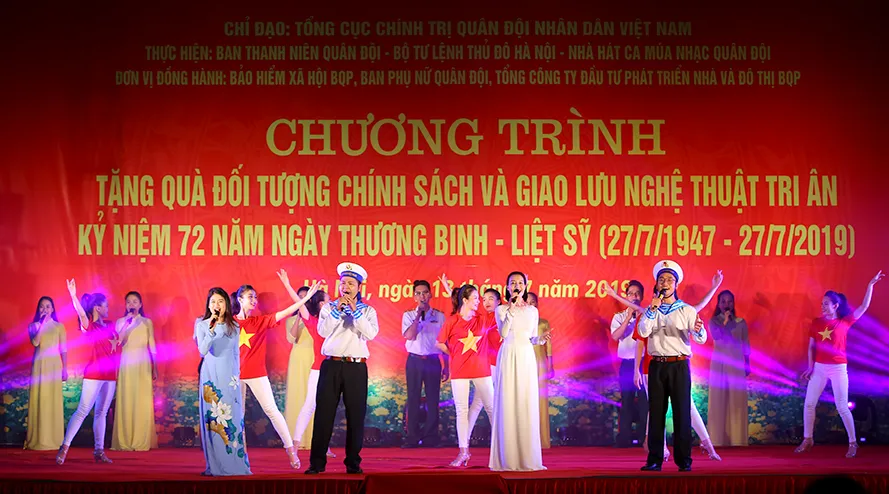 Đặc sắc chương trình tặng quà, giao lưu nghệ thuật tri ân thương binh, liệt sĩ