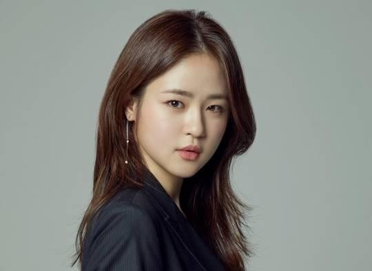 "Mỹ nhân đình đám của Thế giới hôn nhân" Shim Eun Woo bị cư dân mạng Hàn Quốc tố “hai mặt”