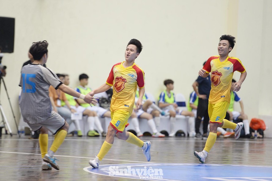 Những pha tranh tài gay cấn tại trận mở màn VUG 8