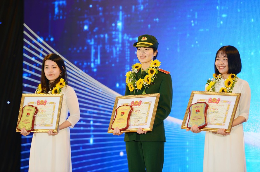 Công bố 20 nữ sinh giành Phần thưởng ‘Nữ sinh viên tiêu biểu’ năm 2021