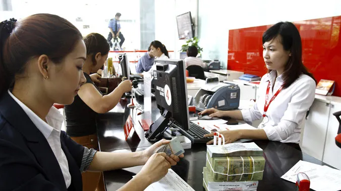 Lãi suất tiền gửi đồng loạt giảm từ 0,1 đến 0,5%/năm ở một số kỳ hạn