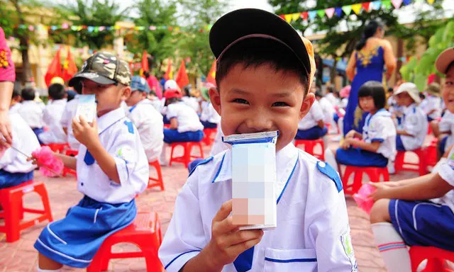 Sữa học đường: Ai hưởng lợi?