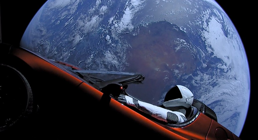 Xe điện Tesla đã tới sao Hỏa sau 2,5 năm lưu lạc