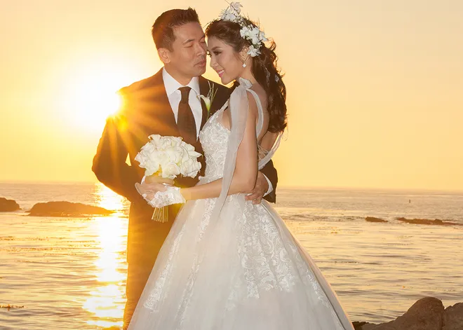 Ngọc Quyên và chồng đón hoàng hôn lãng mạn trên biển