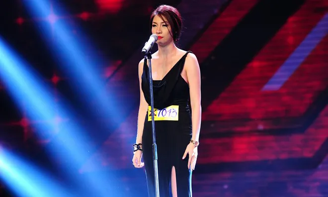 Pha Lê trên sân khấu X Factor.