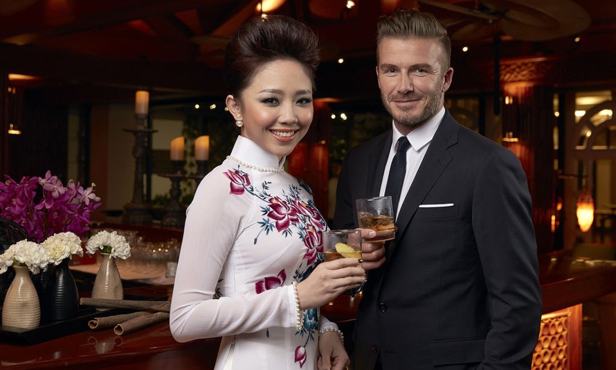 Hình ảnh Tóc Tiên xuất hiện bên Beckham trong clip.
