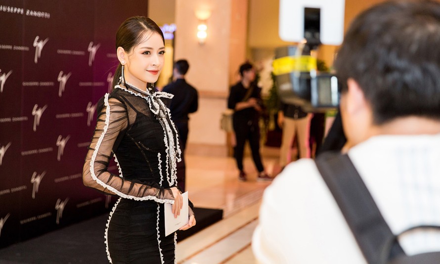 Chi Pu được săn đón ở event sau MV bị gắn mác 'thảm hoạ'