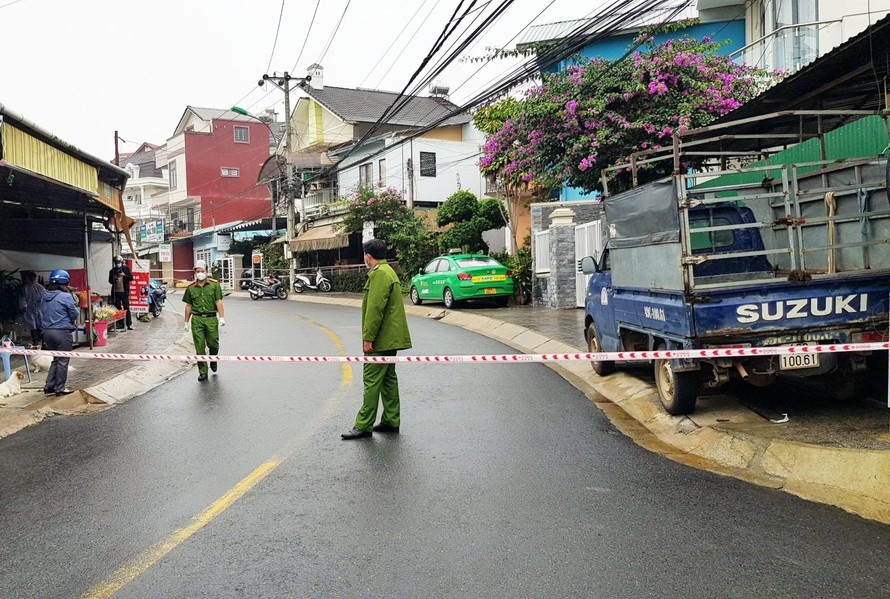 Phong tỏa một đoạn trên đường Nguyễn Trung Trực