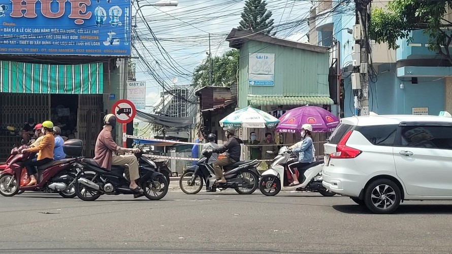 Chốt phòng dịch COVID-19 ở đường Lê Hồng Phong, TP Buôn Ma Thuột