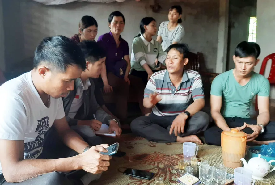 Nhiều người đến thăm hỏi, chia buồn với gia đình của nạn nhân Vương