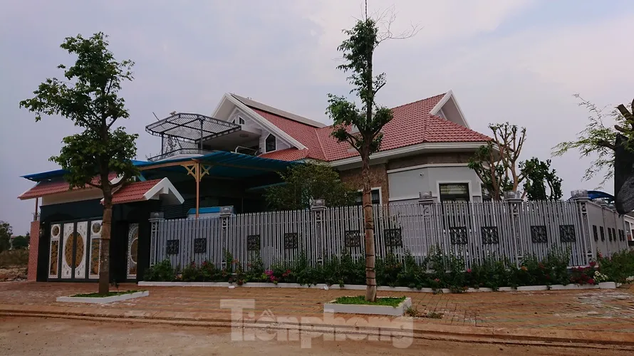 Một căn biệ thự đã hoàn thiện bên trong dự án của Cty Nam Sơn