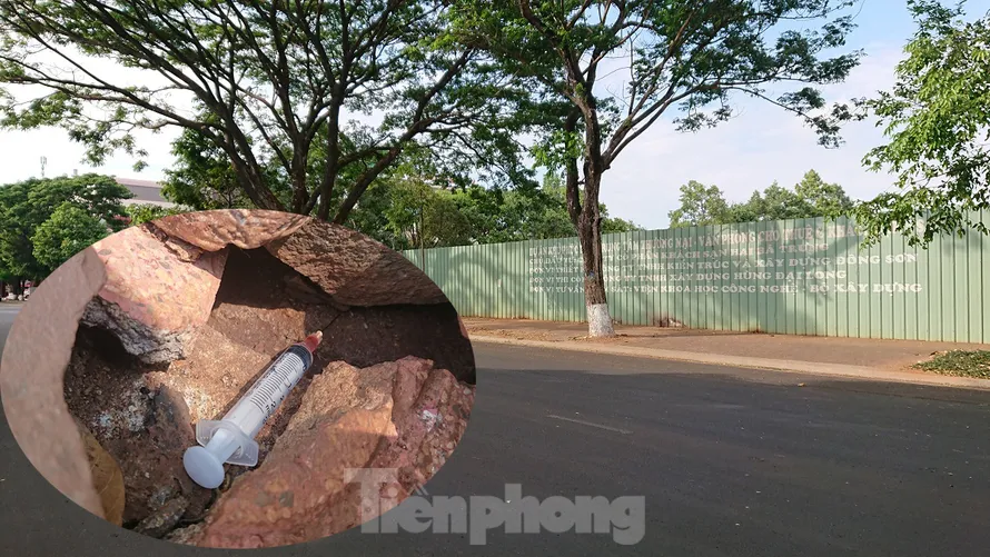Lô đất "vàng" để thực hiện Khu phố mua sắm đi bộ & Trung tâm thương mại dịch vụ tổng hợp bỏ hoang nhiều năm qua, trở thành nơi để con nghiện chích hút